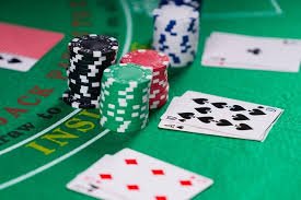 Pengalaman kasino virtual live dengan dealer profesional dan grafis dinamis